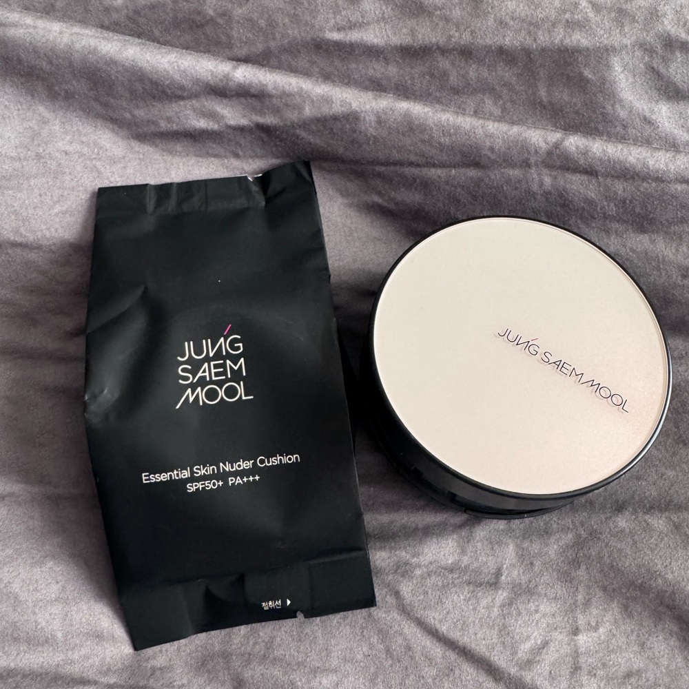 Jung Saem Mool Essential Skin Nuder Cushion plus Lanegie Foundation!